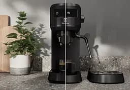 Electrolux Кофеварка ріжкова, 1л, мелена, ручний капуч, LED-дисплей, підігрів чашок, чорний - мініатюра 8
