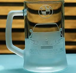 Пивний келих 660 мл з гравіюванням БМВ BMW седан подарунок для автолюбителя  кухоль для пива з логотипом авто