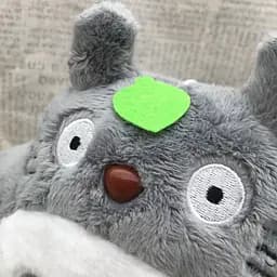 Іграшка м'яка Мій сусід Тоторо з листочком 20 см My Neighbor Totoro CH TT N 02 - мініатюра 2