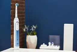 Електрична зубна щітка Oral-B Smart 6 CrossAction Blue - мініатюра 10