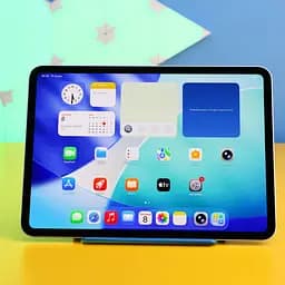Планшет Apple iPad Pro 11 (2025) 12/256GB Wi-Fi Silver (MDWL4) Б/У