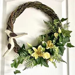 Інтер'єрний весняний вінок Hvoya Клематис і троянди з пташками