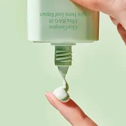 Сонцезахисна сироватка для чутливої та проблемної шкіри Tocobo Cica Calming Sun Serum SPF50+ PA++++ 50 мл (TOC030) - мініатюра 5