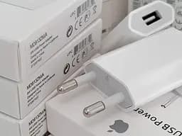 Мережевий зарядний пристрій Apple USB Power Adapter (MD813ZM/A) - мініатюра 4