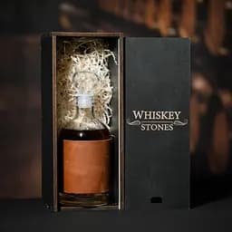 Подарунковий набір віскі Whiskey Stones №11 графин Larus у дерев'яному пеналі - мініатюра 3