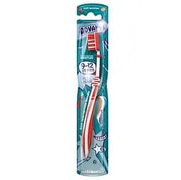 Дитяча зубна щітка Aquafresh Едванс, середня, білий з червоним