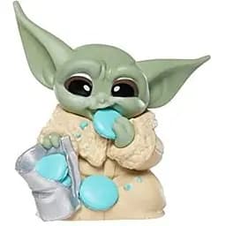 Фигурка StarWars The Mandalorian Baby Bounties Cookie Eating MiniFigures Yoda Мандалорец Йода 6 см WST SW BBCE