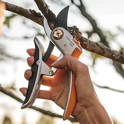 Секатор Fiskars Plus P751 площинний суцільнометалевий  (1057172) - мініатюра 2