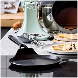Сковорода для млинців KitchenAid Classic Forged Aluminium 24 см з керамічним покриттям (CC005680-001) - мініатюра 4