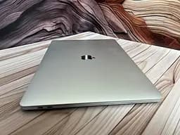 Ноутбук Apple MacBook Pro 15" 2017 i7-7700HQ/16/256 (C02WP00THTD7) Б/в - мініатюра 5