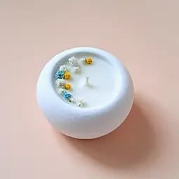 Свеча ручной работы Svich Shop белого цвета