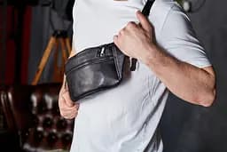 Стильна чоловіча бананка з натуральної гладкої шкіри Tiding Bag 14х25х10 для телефону NM-50358 чорна 25 см - мініатюра 9