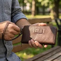 Чоловічий горизонтальний шкіряний клатч SHVIGEL 19121 коричневий - мініатюра 6