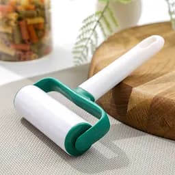 Колесо кулинарное кондитерское валик ролик пластиковый для раскатки теста 16 см, Kitchen Master 85395