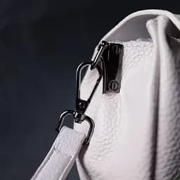 Шкіряна сумка з трикутним клапаном Vintage 22255 біла - мініатюра 9