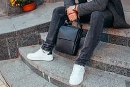 Чоловіча шкіряна сумка-месенджер, барсетка на одне плече 22x26x6 Tiding Bag 75-5271 чорна 220