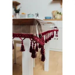 Скатертина силіконова з бордовою бахромою з перлами 370х140 см