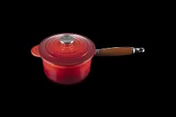 Кастрюля Le Creuset с деревянной ручкой, 18 см, цвет «Cerise»