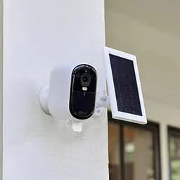 Зарядний пристрій для сонячних панелей Arlo Essential (2-го покоління) - сертифікований аксесуар Arlo - Працює з вуличною камерою - мініатюра 2