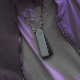 Криптогаманець Ledger Nano S Plus Ferro Fuchsia, апаратний криптовалютний холодний гаманець, USB-підключення, розширений екран, підтримка Android/macOS/Windows - мініатюра 3