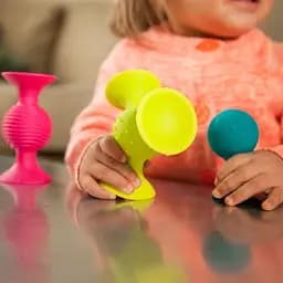 Набір сенсорних брязкальців Fat Brain Toys PipSquigz F089ML силіконові брязкальця 3 шт - мініатюра 6