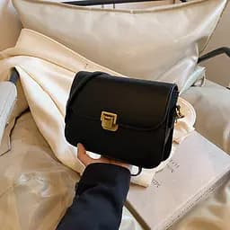 Жіноча сумка каркасна кросбоді через плече з екошкіри з клапаном Lilly P1-2806A Чорна - мініатюра 2
