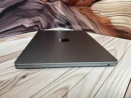 Ноутбук Apple MacBook Air 13.6" 2022 M2/24/512 (WY04J3CTXY) Б/в - мініатюра 5