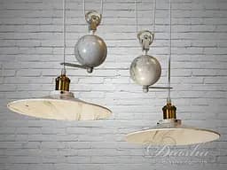 Ультрасучасна, вишукана. красива люстра в стилі Лофт на 2 плафона, біла .