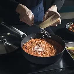Сотейник Fiskars з кришкою Taiten 26 см (1066949) - мініатюра 2