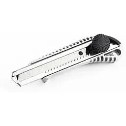 Ніж висувний 18мм металевий обгумований корпус гвинтовий замок