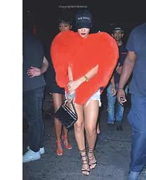 Rihanna and the Clothes She Wears - мініатюра 4