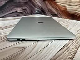 Ноутбук Apple MacBook Pro 13" 2020 i7-1068NG7/32/512 (C02DV4M9ML87) Б/в - мініатюра 6