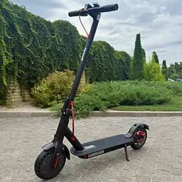 Електросамокат GIANT M365 PRO 500W 10.4Ah чорний , складний з перфорацією колес (2025 рік) - мініатюра 2