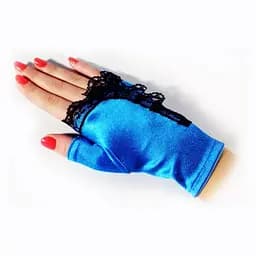 Перчатки-митенки с гипюром