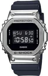Часы CASIO GM-5600-1ER