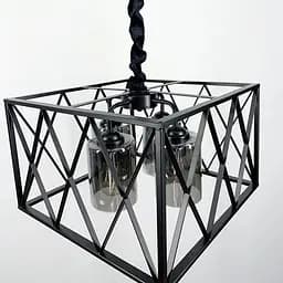 Сдержанная люстра в металлическом каркасе на 4 лампы Line.F Цвет плафона Янтарный