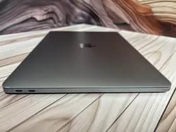 Ноутбук Apple MacBook Air 13" 2017 i5-7360U/8/256 (FVFW55T0HV29) Б/в - мініатюра 5