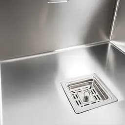 Кухонна мийка Platinum Handmade нержавійка 78х50 R (один отвір, квадратний сифон 3.0/1.0 мм) - мініатюра 5