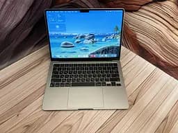 Ноутбук Apple MacBook Air 13.6" 2022 M2/24GB/512GB (L72X5M7L14) Б/в