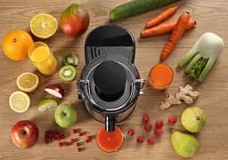 Gorenje Соковитискач відцентрований 400Вт, чаша-0.6л, жмих-1.6л, жолоб на ціле яблуко, пластик/метал, чорний - мініатюра 2