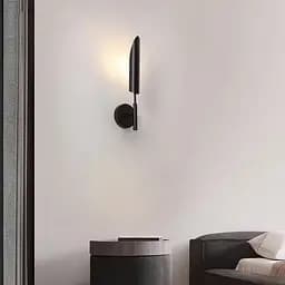 Бра в чорному корпусі з металевим видовженим плафоном Арт. W1825/1 BK Line F