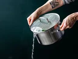 Каструля з кришкою GreenPan Chef's Collection 22 см 4,76 л (CC007731-001) - мініатюра 4