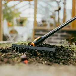Граблі для ґрунту Fiskars OneClick 36 см, 14 зубів (1080677) - мініатюра 4