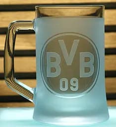 Пивний келих 660 мл ФК Боруссия Дортмунд Borussia з гравіюванням подарунок для фаната   футбольний кухоль