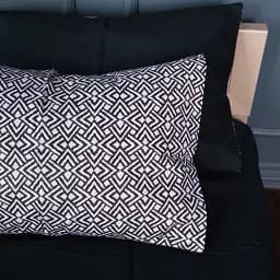 Наволочка MirSon Сатин 22-1386 Geometric Black 45х45 см черно-белая (2200010473018)