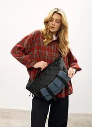 Женская сумка-бананка под ноутбук Sambag Urban Pro черно-синяя 46×26 см (51411215)