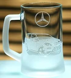 Пивний  келих 660 мл з гравіюванням Мерседес Mercedes ML подарунок для автолюбителя  кухоль для пива з логотипом