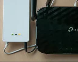 UPS ИБП бесперебойное питание для роутера/терминала ONU Voltronic BBU15DT 12V 1.5А 8000mAh - мініатюра 6