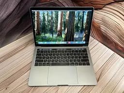 Ноутбук Apple MacBook Pro 13" 2018 A1989 i7-8559U/16/512 (C02ZG0LBLVDM) Б/в