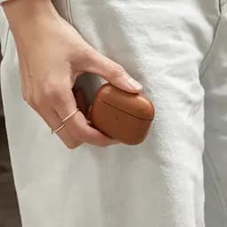Чохол Native Union Leather Case Tan для AirPods 3rd Gen коричневий (APCSE-LTHR-BRN-V2) - мініатюра 5